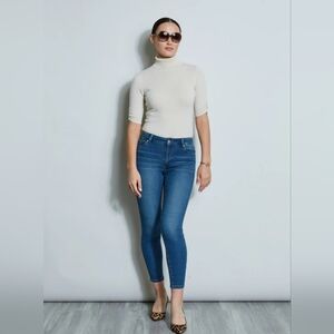 Tahari Blue Skinny Jeans Classic Denim Style